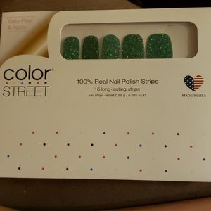 "Wonder-mint" green color street nail strips